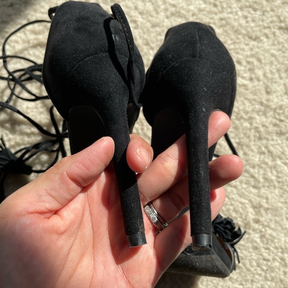 Black Fringe Leather Mossimo heels sz 6.5 - Picture 4 of 5